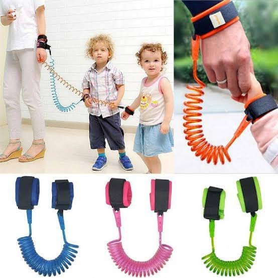 Baby child antilost strap for kids/Anti lock Wrist Link Safety Harness Strap Rope Leash Walking Hand belt band for toddlers wristband for kids loss best for umrah and hajj, travelling purpose,safe secure