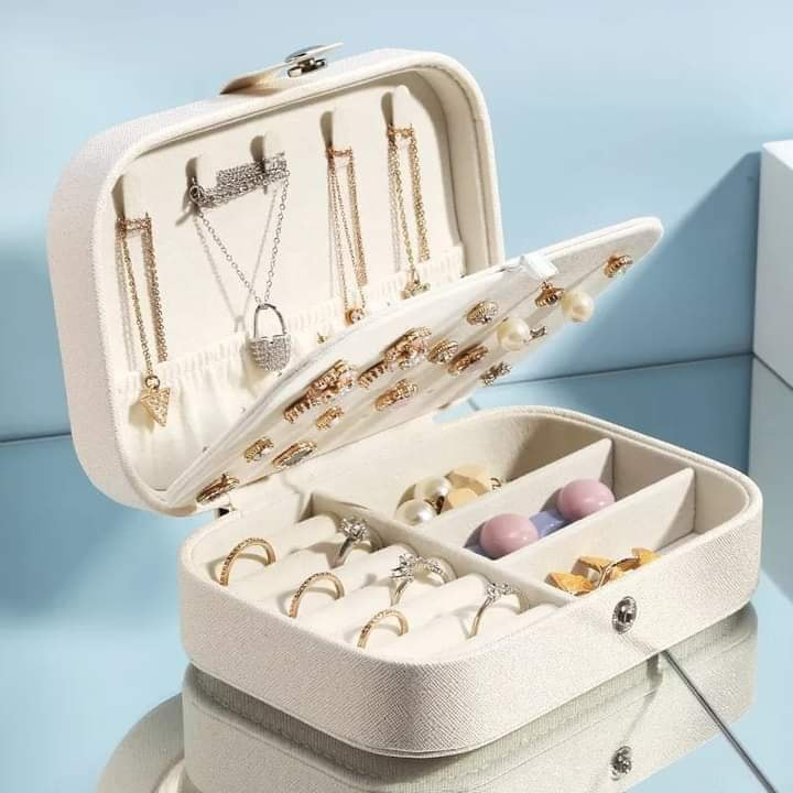 Jewelry Storage Box Travel Friendly Portable Jewelry Case Organizer for Rings Necklace Earrings