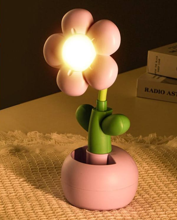 【3C VictoryEagle】4 Colors Warm Yellow Cute Flower Night Light/Mini Eye Protection Bedside Atmosphere Lamp