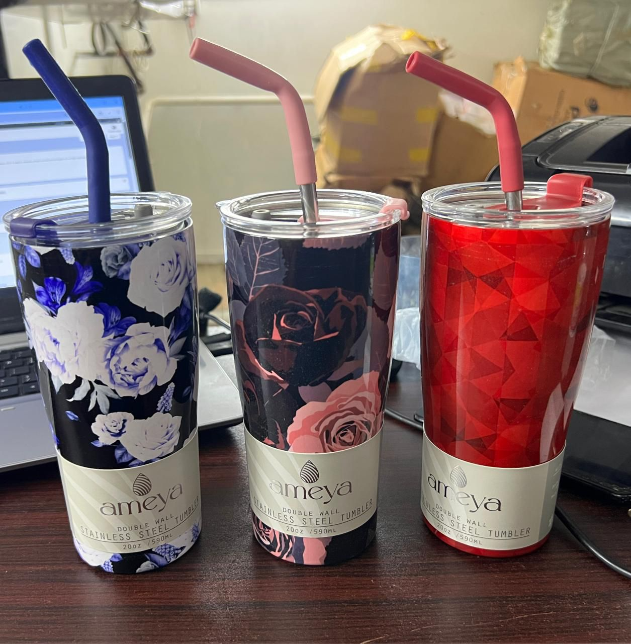 NewFloral Stainless Steel 590ml Double  Tumbler with Steel Straw (Mix/Random colour)