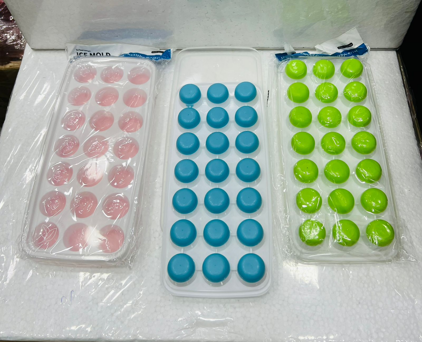 Silicone Ice  Cube Trays with lid - Make 21 Round Cubes -