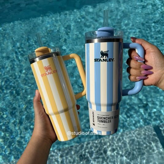 𝐒𝐓𝐀𝐍𝐋𝐄𝐘 40 OZ , 1.8 L Quencher H2.0 FlowState Tumbler Random color