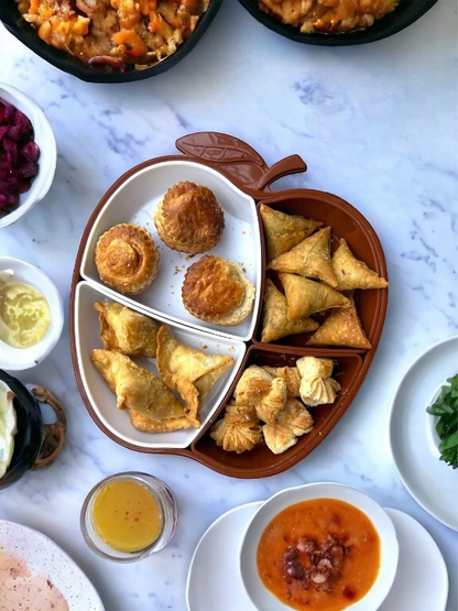 4 in 1 Food Dish Tray Apple Shape Snack Plate Holder Food Dish 4-Grid Dish With 4pcs Detachable Section